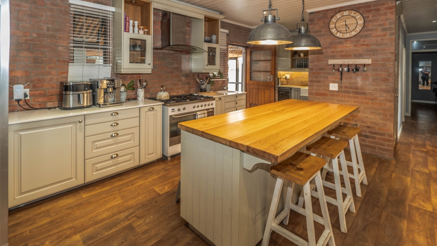 4 Bedroom Property for Sale in De La Haye Western Cape